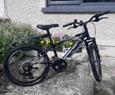 Rockrider kids bike (20" suits approximately age 6-9)