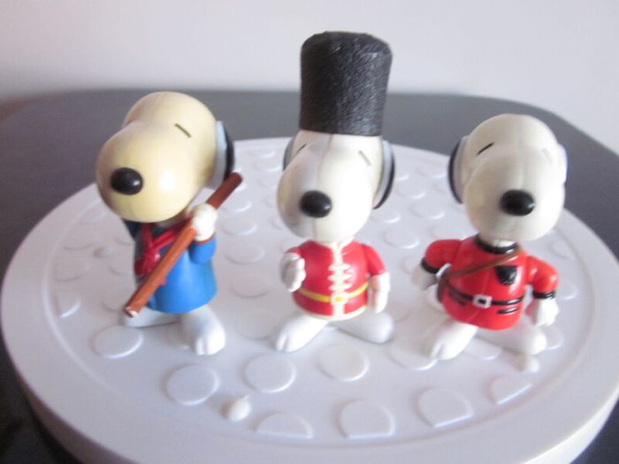 Mc Donald's Happy Meal Toys Snoopy Toy World Tour 1999
