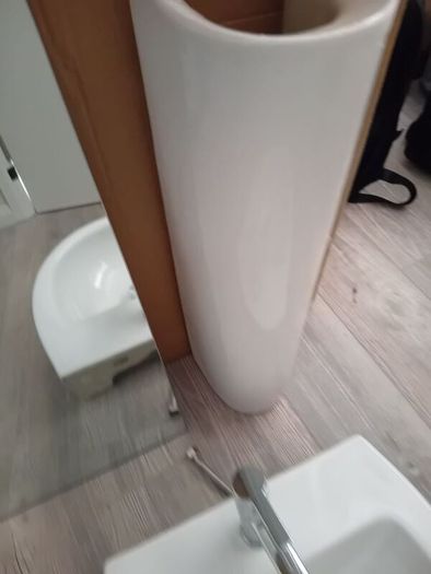 Full pedestal, basin & mirror