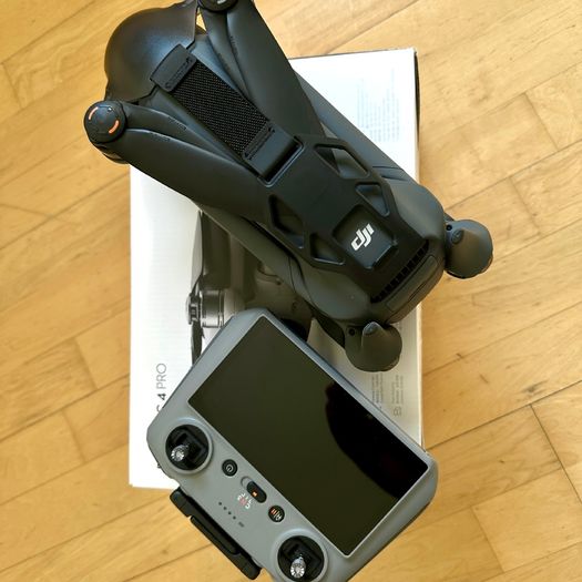 DJI Mavic 4 Pro + Extras