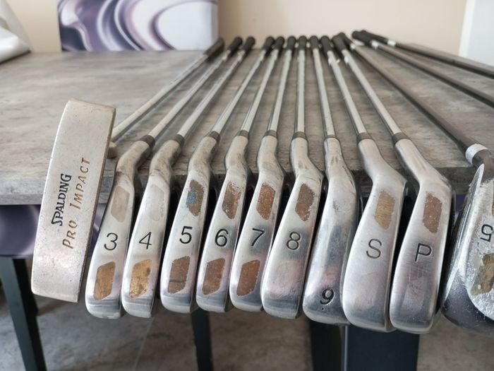 Dunlop golf clubs. Right handed clubs