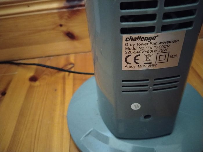 Oscillating tower fan