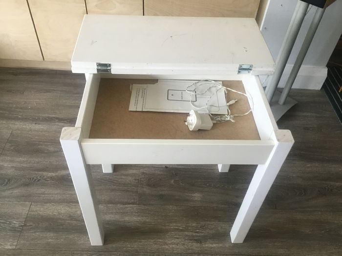 Kids desk