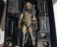 Hot toys Predator 2 (Elder predator) 1/6 scale