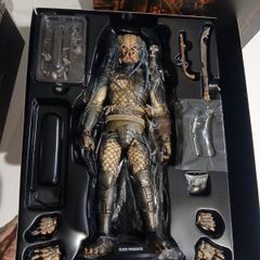 Hot toys Predator 2 (Elder predator) 1/6 scale