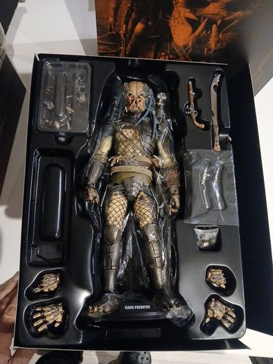 Hot toys Predator 2 (Elder predator) 1/6 scale