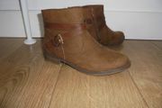 Girls boots, size 1