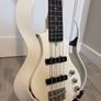 Vox Starstream Bass 2S in Pearl White - Short Scale Image 3