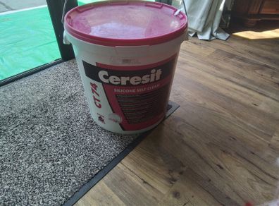 Cersit 2 in 1 white base coat and Silicone render
