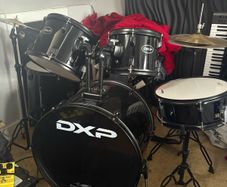 DXP 5 piece drum kit