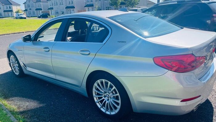 BMW 2018 530e Performance Petrol plug-in Hybrid
