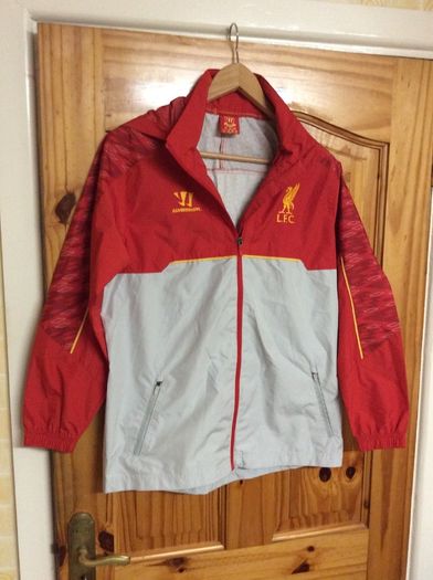 Liverpool FC. Official Warrior Windcheater. Xtra Large Boys / Mens Small.