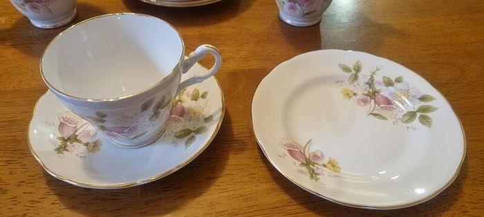 Vintage Royal Ascot 18 Pce.Tea Set
