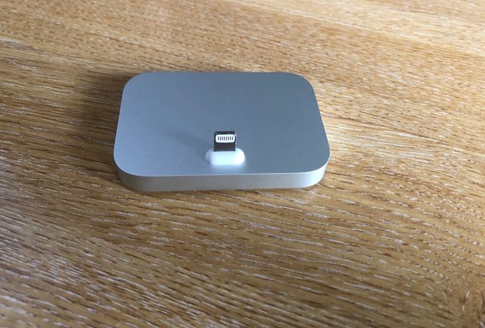 Apple Lightning Dock Silver