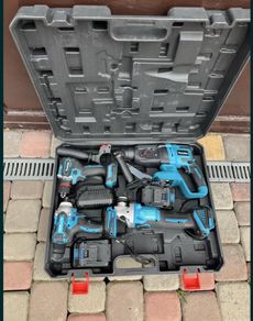 Set of Makita 4-in-1 cordless power tools