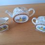 Tea pot, creamer and sugar bowl Image 4