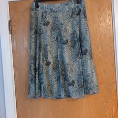 B. Young Skirt.  S. 12.   New - No Tag.