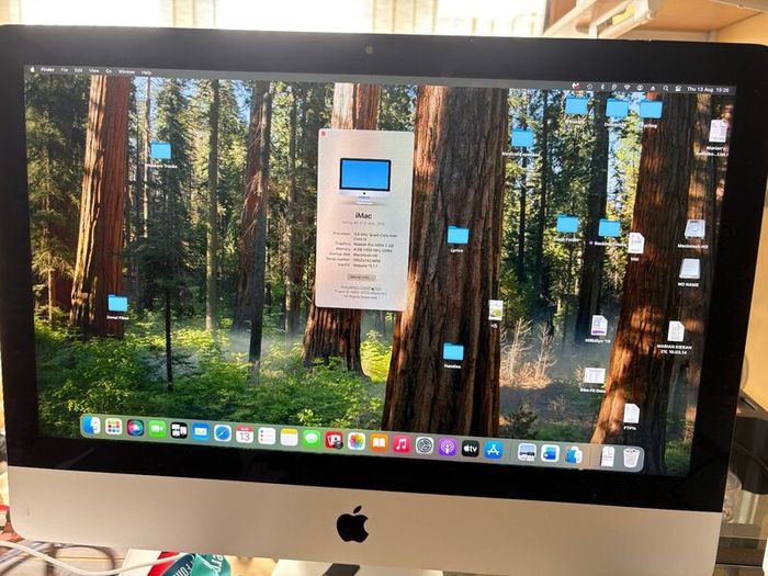 Apple 2019 iMac 21.5" Desktop Computer