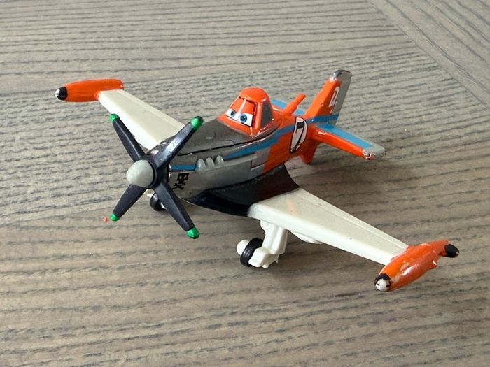 Disney Pixar planes Dusty