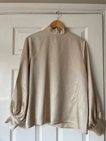 Pretty Lavish Blouse - Satin Look - Champagne - Size M/L