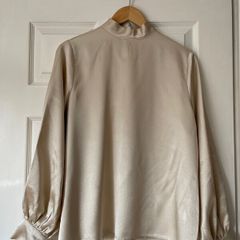Pretty Lavish Blouse - Satin Look - Champagne - Size M/L