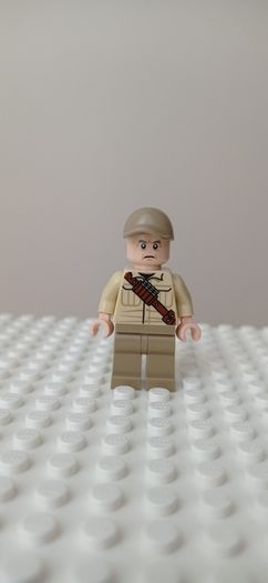 Lego Jurassic World minifigure