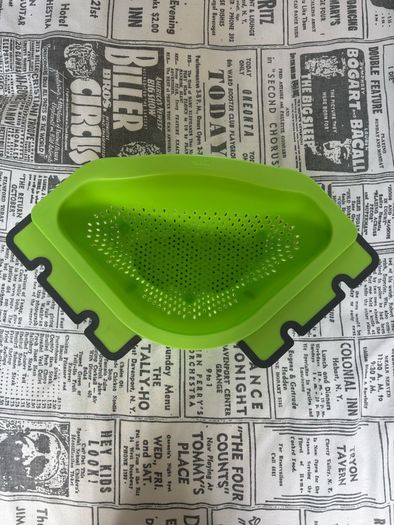 Metaltex Drain on Corner Strainer