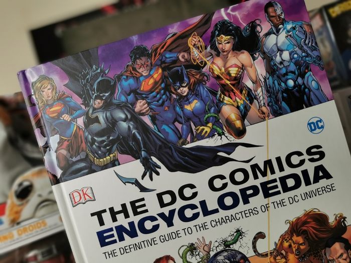 The DC Comics Encyclopedia ! All New Edition! Beautiful Hardcover ! Covers over 1200 Characters ! 2016 ! by DK !