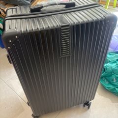 28-inch suitcase black