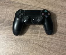 PlayStation 4 v2 Controller (Read ad)