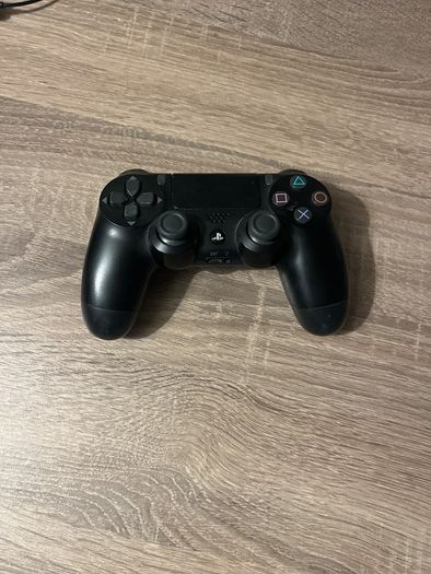 PlayStation 4 v2 Controller (Read ad)