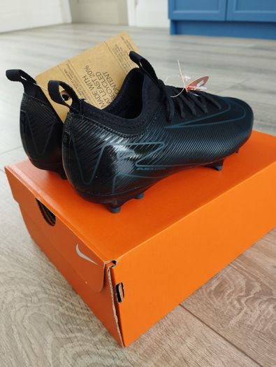 Nike Kids Football Boots UK Size 2