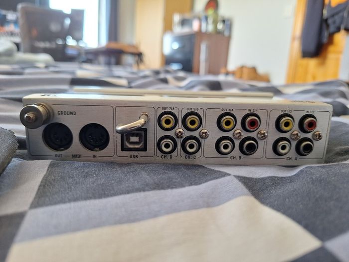 Native Instruments Audio 8 DJ