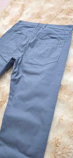 Calvin Klein chinos - 100% cotton size 31"W 30"L