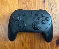 Nintendo switch pro controller ( official )