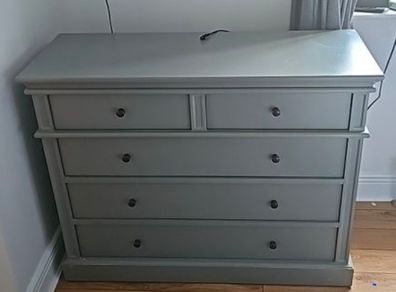 Grey Chest of Drawers