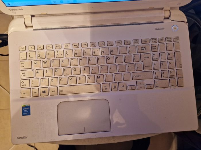 Toshiba Sattelite 15.6 inch Laptop, i3 Core, 4GB Ram, 1 Terrabyte HDD, White, Windows 10 Home
