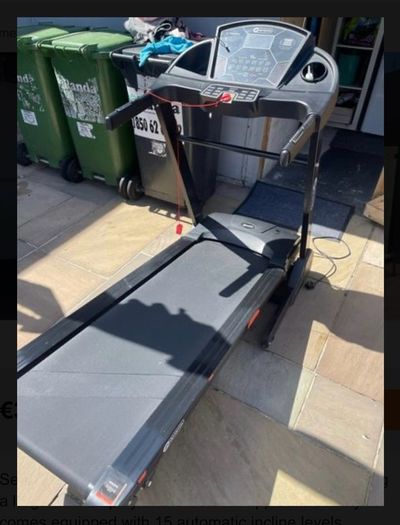 T3000 Large LED display Foldable Motorised Treadmill (with Bluetooth app) with 15 auto incline level Selling a T3000 Foldable