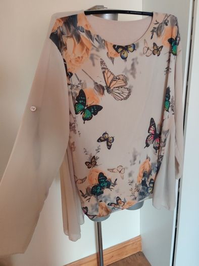 Beige butterflies lovely blouse size UK16 EU44 Postage included