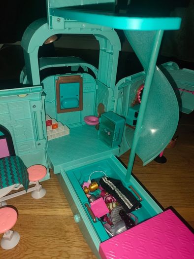 L.O.L surprise Glamper