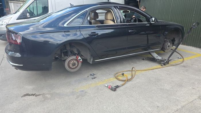 2012 Audi A8