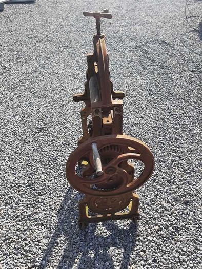 Antique mangle excellent condition delivery available