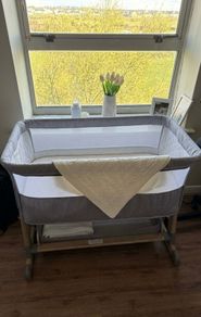 Baby Bedside Crib / Next-to-Me Cot - Excellent Condition