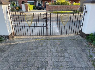 Entrance Iron Gates 9ft