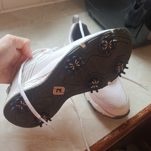 golf shoes