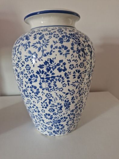 2 Vases