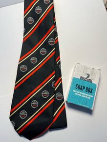 Vintage Guinness Tie + Pub quiz game