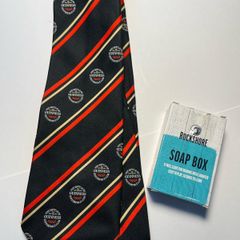 Vintage Guinness Tie + Pub quiz game