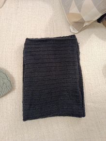 Women navy scarf FTG
