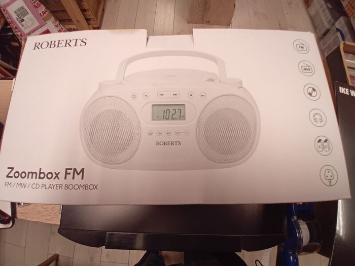 Roberts Zoombox FM